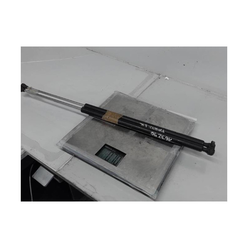 Verin de coffre PEUGEOT PARTNER 1