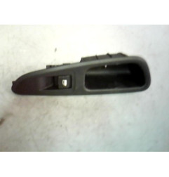 Interrupteur de leve vitre arriere gauche PEUGEOT 308 1 Photo n°1