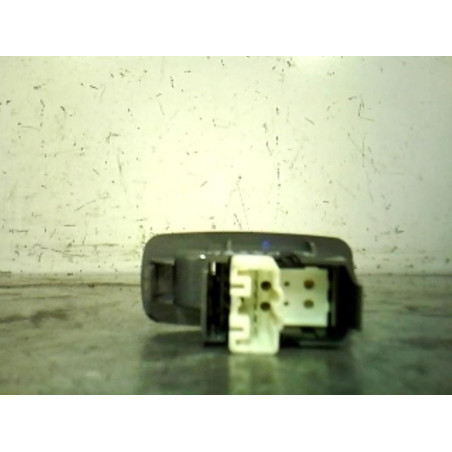 Interrupteur de leve vitre arriere droit TOYOTA RAV4 2