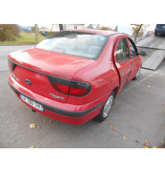 Feu arriere secondaire droit (feux) RENAULT MEGANE 1 Photo n°8