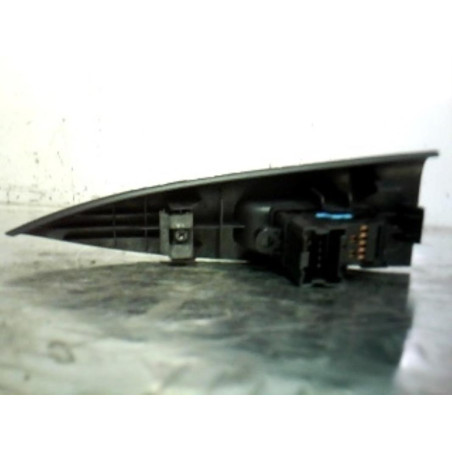 Interrupteur de leve vitre arriere droit NISSAN NOTE 1