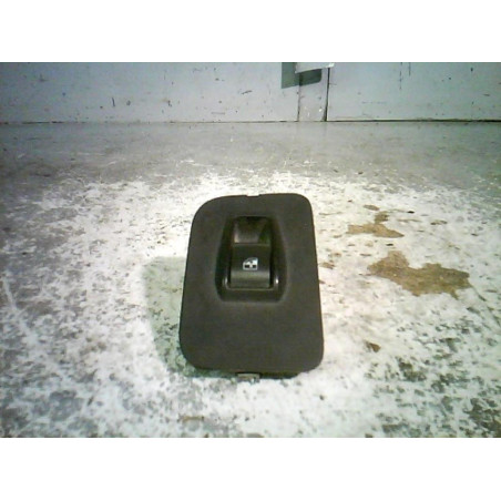 Interrupteur de leve vitre avant droit FIAT FIORINO 3 Photo n°1
