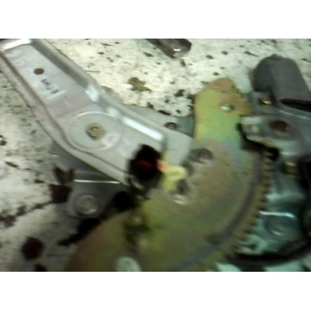 Moteur leve vitre arriere droit KIA CARENS 2