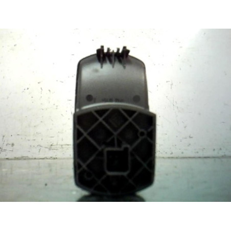 Interrupteur de leve vitre avant droit OPEL CORSA D