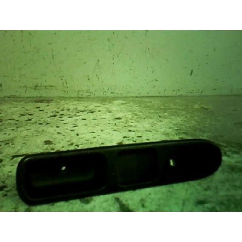 Interrupteur de leve vitre avant droit PEUGEOT 307