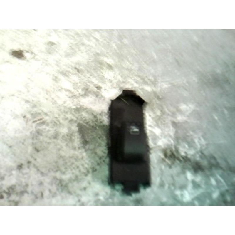 Interrupteur de leve vitre avant droit SUBARU JUSTY 3