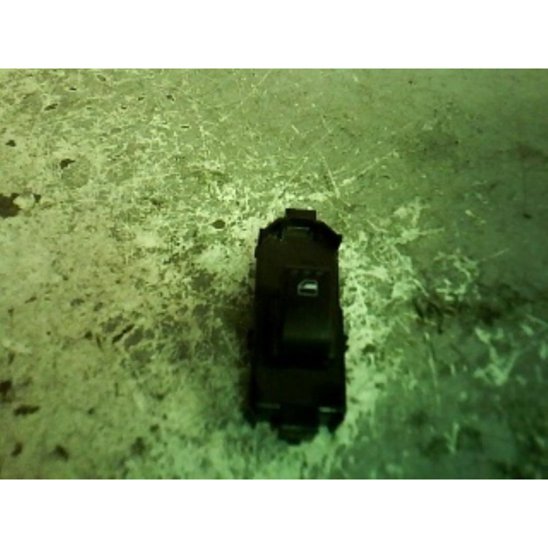 Interrupteur de leve vitre arriere gauche SUBARU JUSTY 3