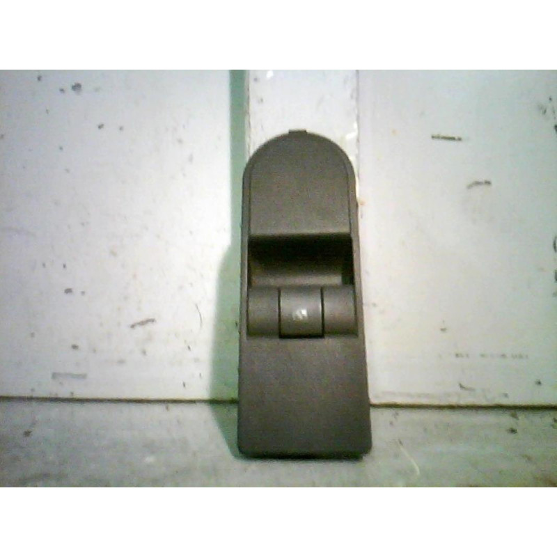 Interrupteur de leve vitre avant droit OPEL ASTRA H