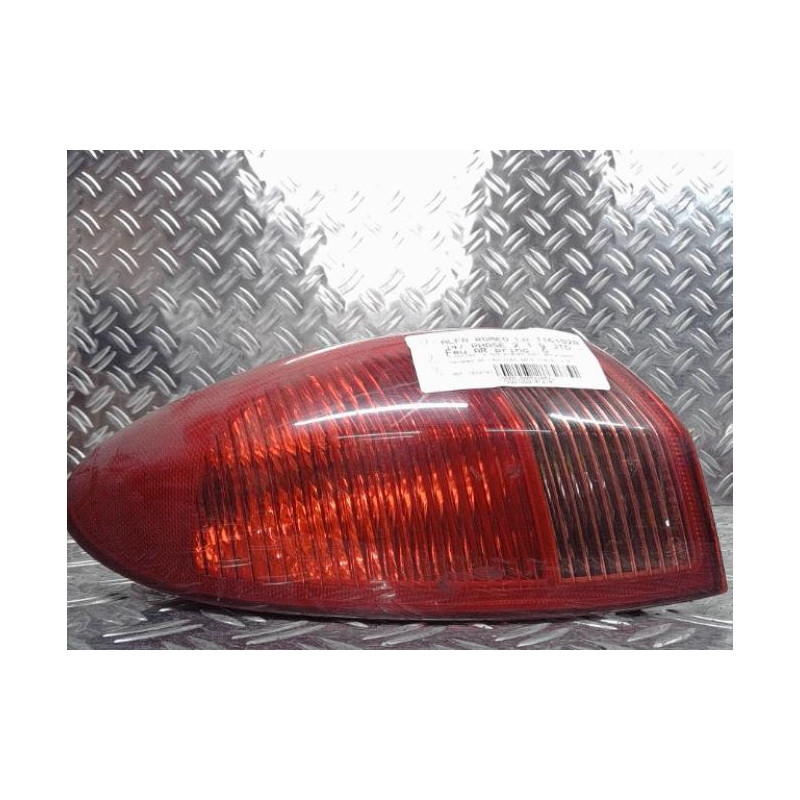Feu arriere principal gauche (feux) ALFA ROMEO 147 Photo n°2