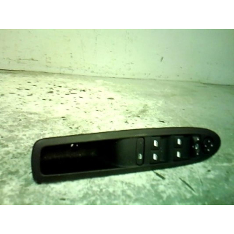 Interrupteur de leve vitre avant gauche CITROEN C4 2