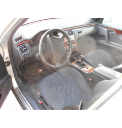 Trappe d'essence MERCEDES CLASSE E 210 Photo n°3