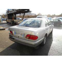 Trappe d'essence MERCEDES CLASSE E 210 Photo n°5