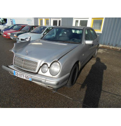 Trappe d'essence MERCEDES CLASSE E 210 Photo n°7