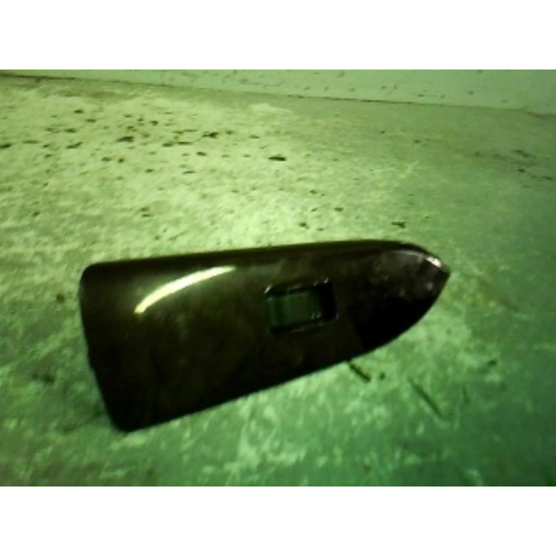 Interrupteur de leve vitre avant droit MAZDA 626 4