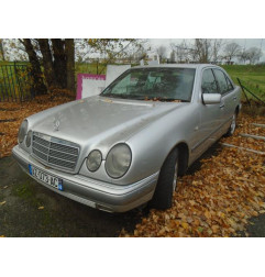 Verin de coffre MERCEDES CLASSE E 210 Photo n°4