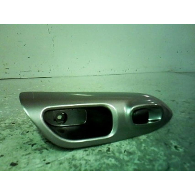 Interrupteur de leve vitre arriere droit NISSAN JUKE 1