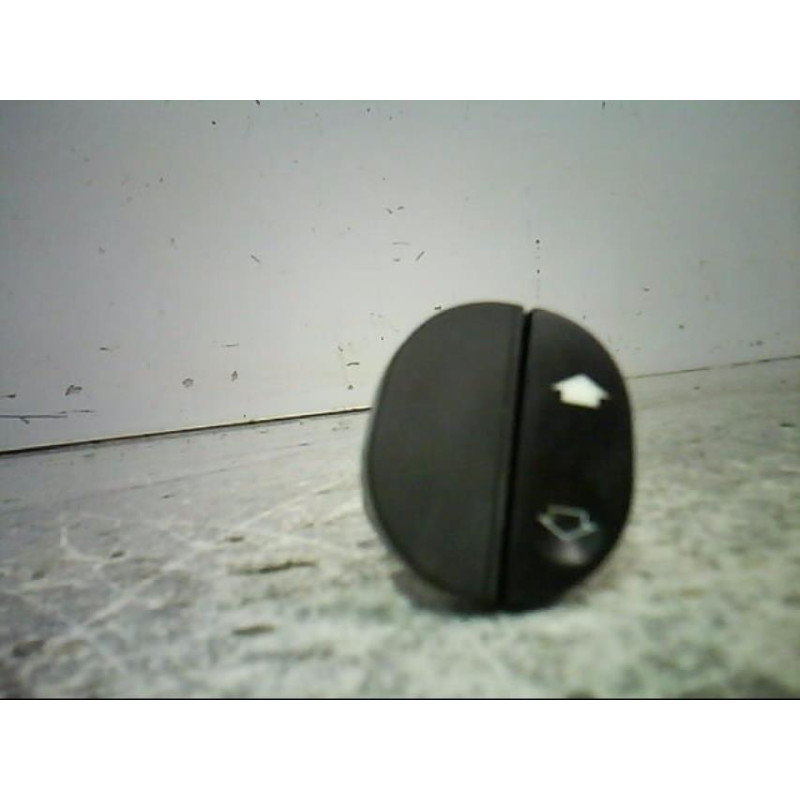 Interrupteur de leve vitre avant droit FORD FIESTA 5