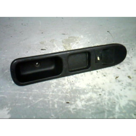 Interrupteur de leve vitre avant droit PEUGEOT 307 Photo n°1
