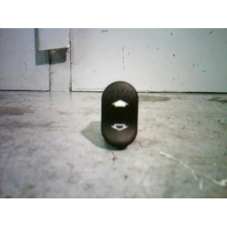 Interrupteur de leve vitre avant droit FORD FOCUS 1 Photo n°1
