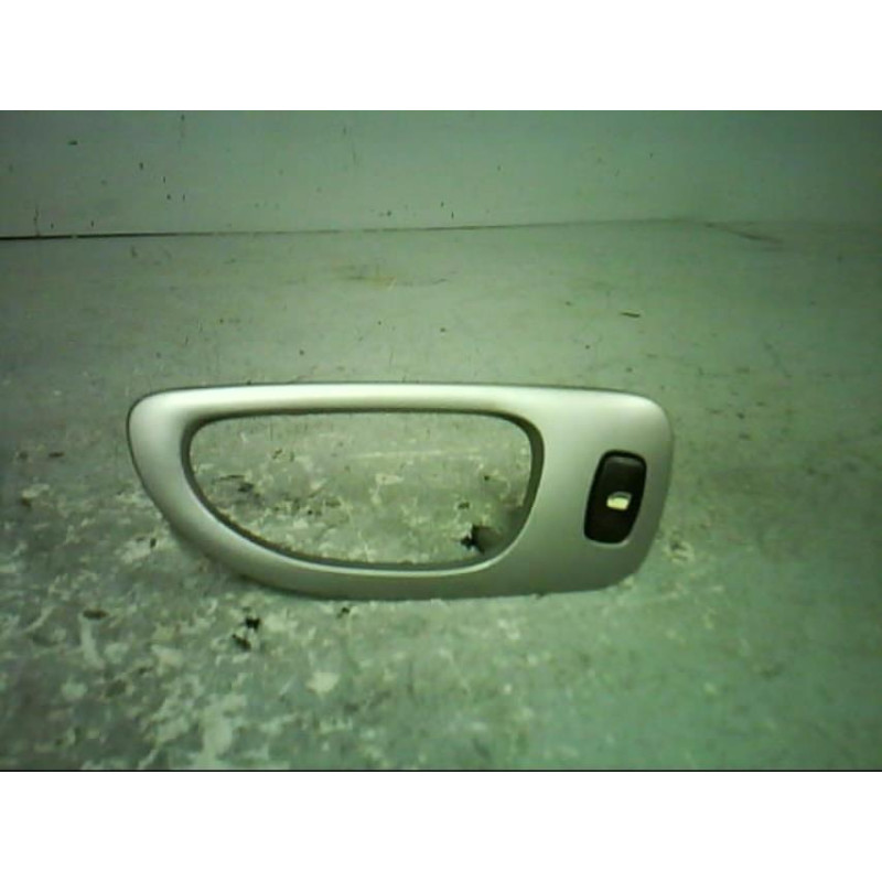 Interrupteur de leve vitre arriere gauche PEUGEOT 307