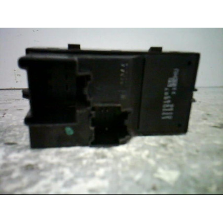 Interrupteur de leve vitre avant droit OPEL MERIVA B