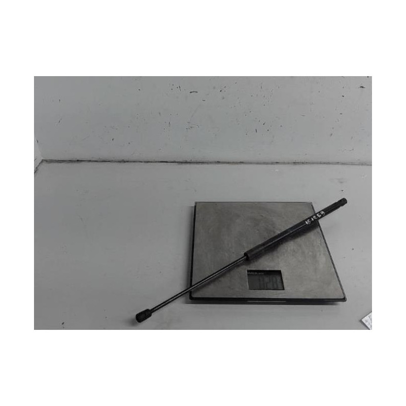 Verin de capot DACIA DUSTER 1