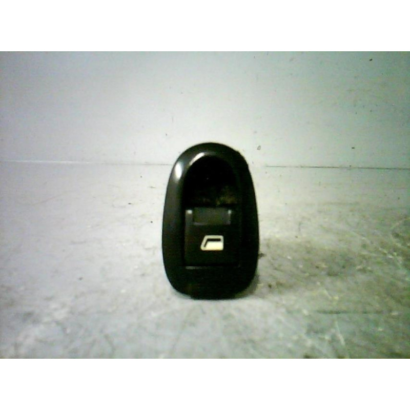Interrupteur de leve vitre avant gauche PEUGEOT 1007