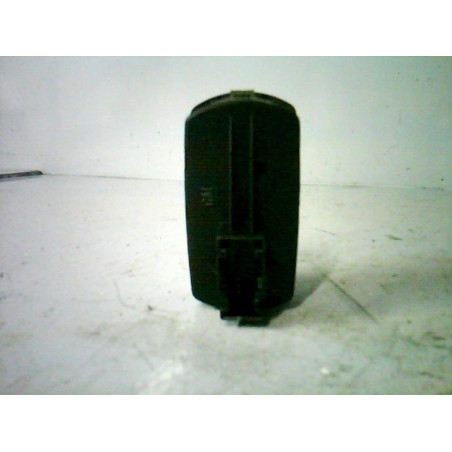 Interrupteur de leve vitre avant gauche OPEL CORSA D