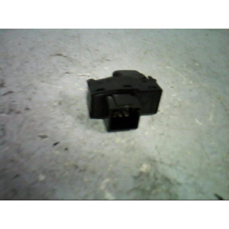 Interrupteur de leve vitre arriere droit VOLVO V 70 1