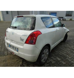 Verin de coffre SUZUKI SWIFT 3 Photo n°6