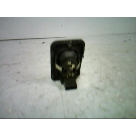 Interrupteur de leve vitre avant droit OPEL MERIVA A