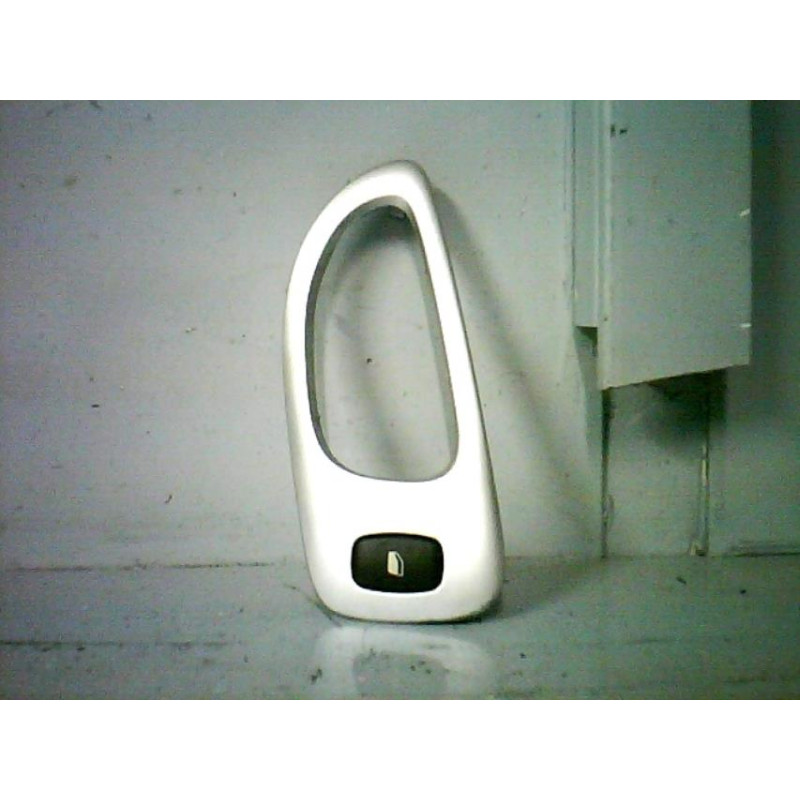 Interrupteur de leve vitre arriere gauche PEUGEOT 307