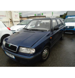 Optique avant principal droit (feux)(phare) SKODA FELICIA