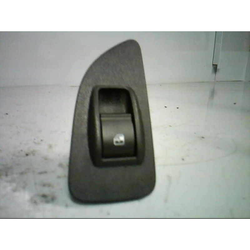 Interrupteur de leve vitre arriere gauche FIAT BRAVO 2