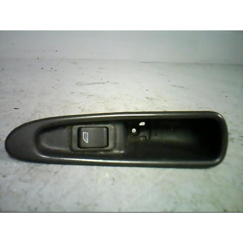 Interrupteur de leve vitre avant droit VOLVO S 40 1
