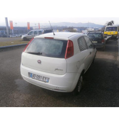 Verin de coffre FIAT GRANDE PUNTO Photo n°6