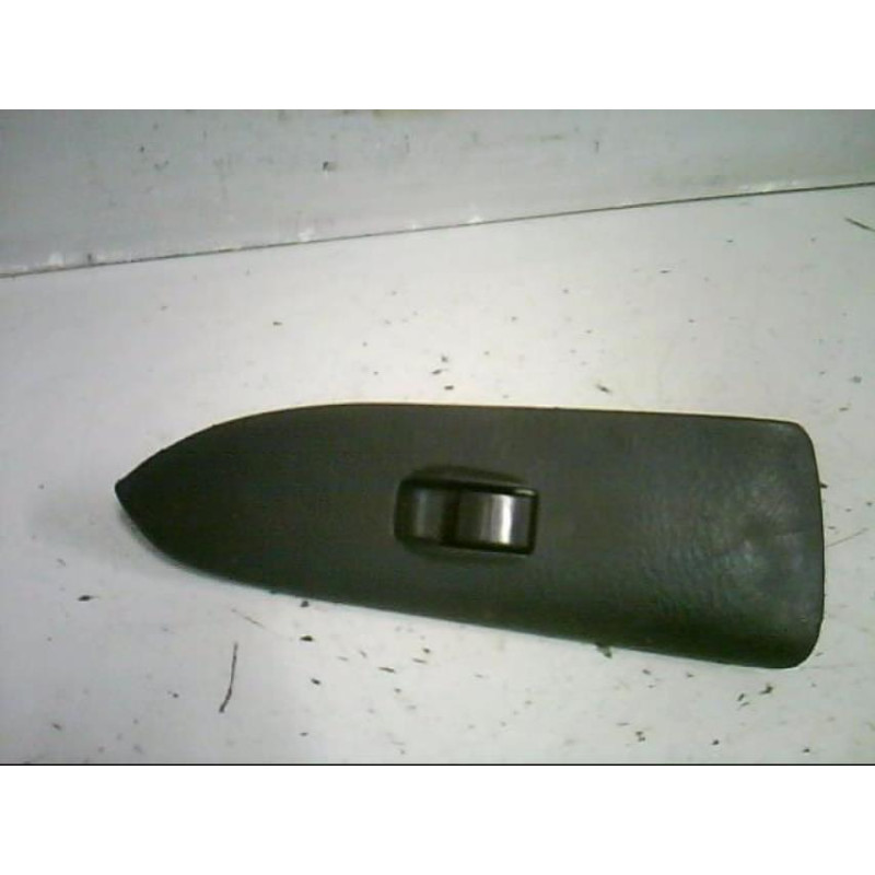Interrupteur de leve vitre avant droit MAZDA 626 4