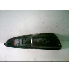 Interrupteur de leve vitre arriere droit PEUGEOT 308 1