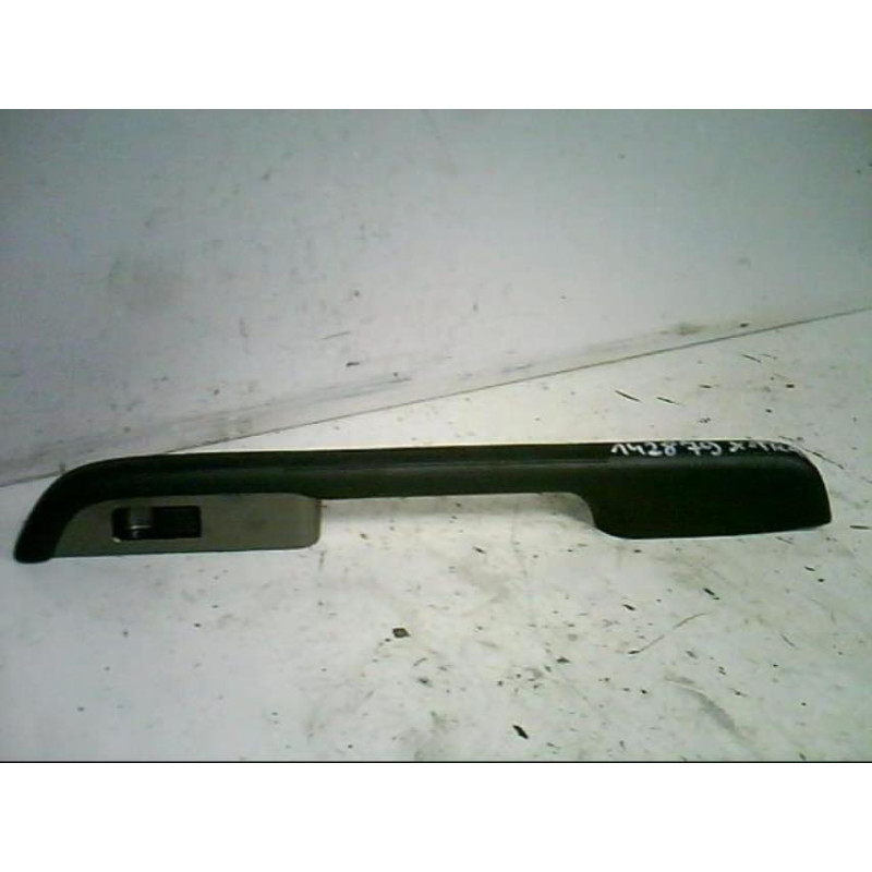 Interrupteur de leve vitre arriere gauche NISSAN X-TRAIL 1