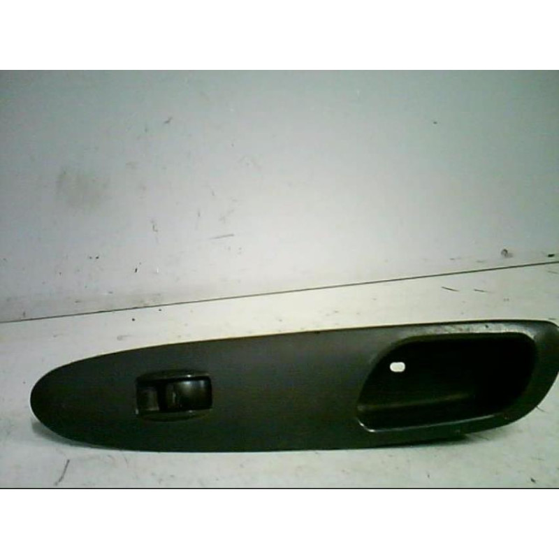 Interrupteur de leve vitre avant droit DAEWOO NUBIRA 1