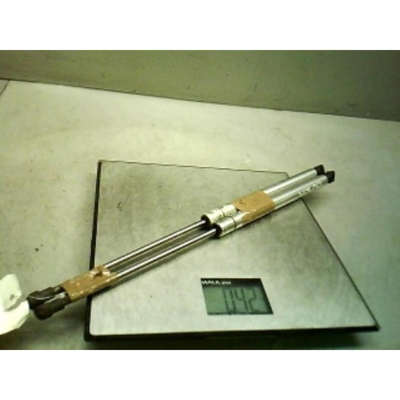 Verin de coffre VOLKSWAGEN BORA