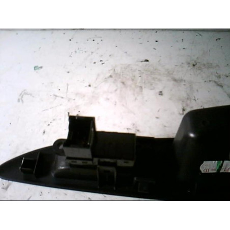 Interrupteur de leve vitre arriere droit NISSAN PRIMERA 3