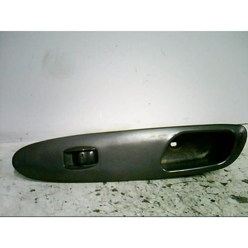 Interrupteur de leve vitre avant droit DAEWOO NUBIRA 1