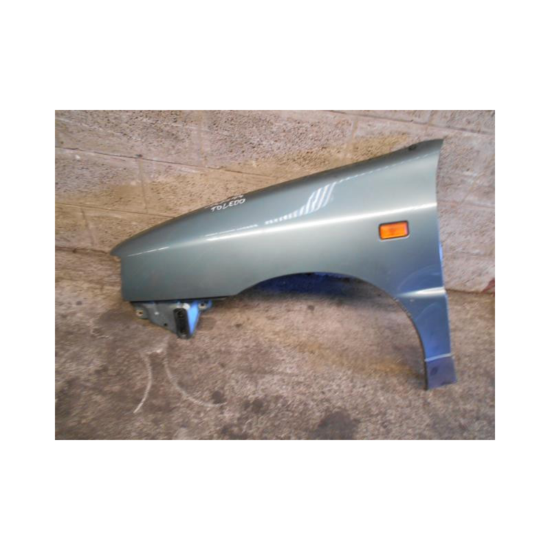 Aile avant gauche SEAT TOLEDO 1
