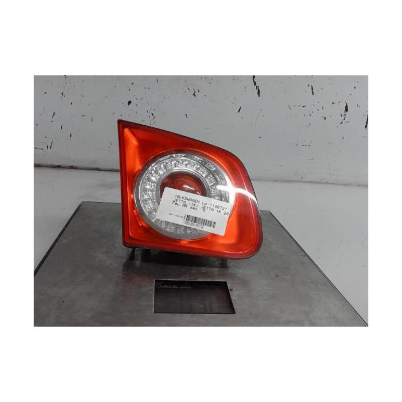 Feu arriere secondaire gauche (feux) VOLKSWAGEN JETTA 3