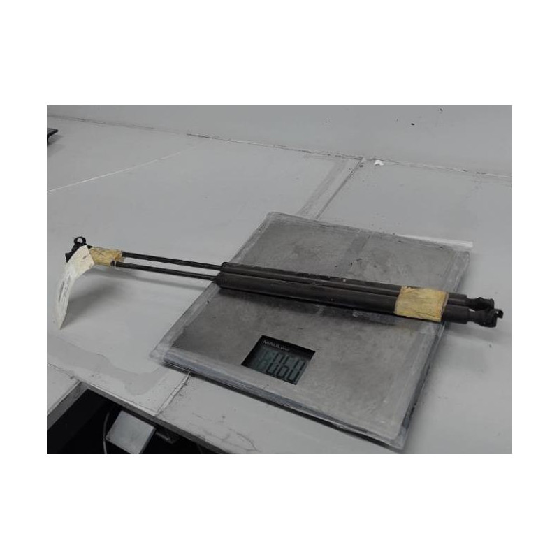 Verin de coffre CITROEN SAXO