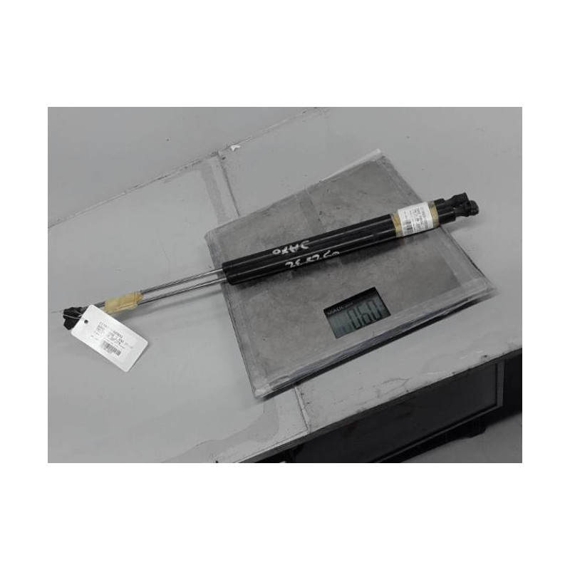 Verin de coffre CITROEN SAXO