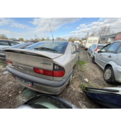 Feu arriere secondaire droit (feux) RENAULT SAFRANE Photo n°18