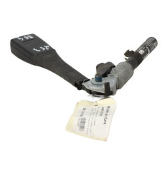 Attache ceinture avant droit OPEL CORSA D