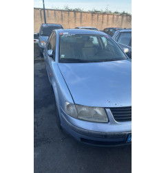 Feu arriere principal droit (feux) VOLKSWAGEN PASSAT 4 Photo n°1